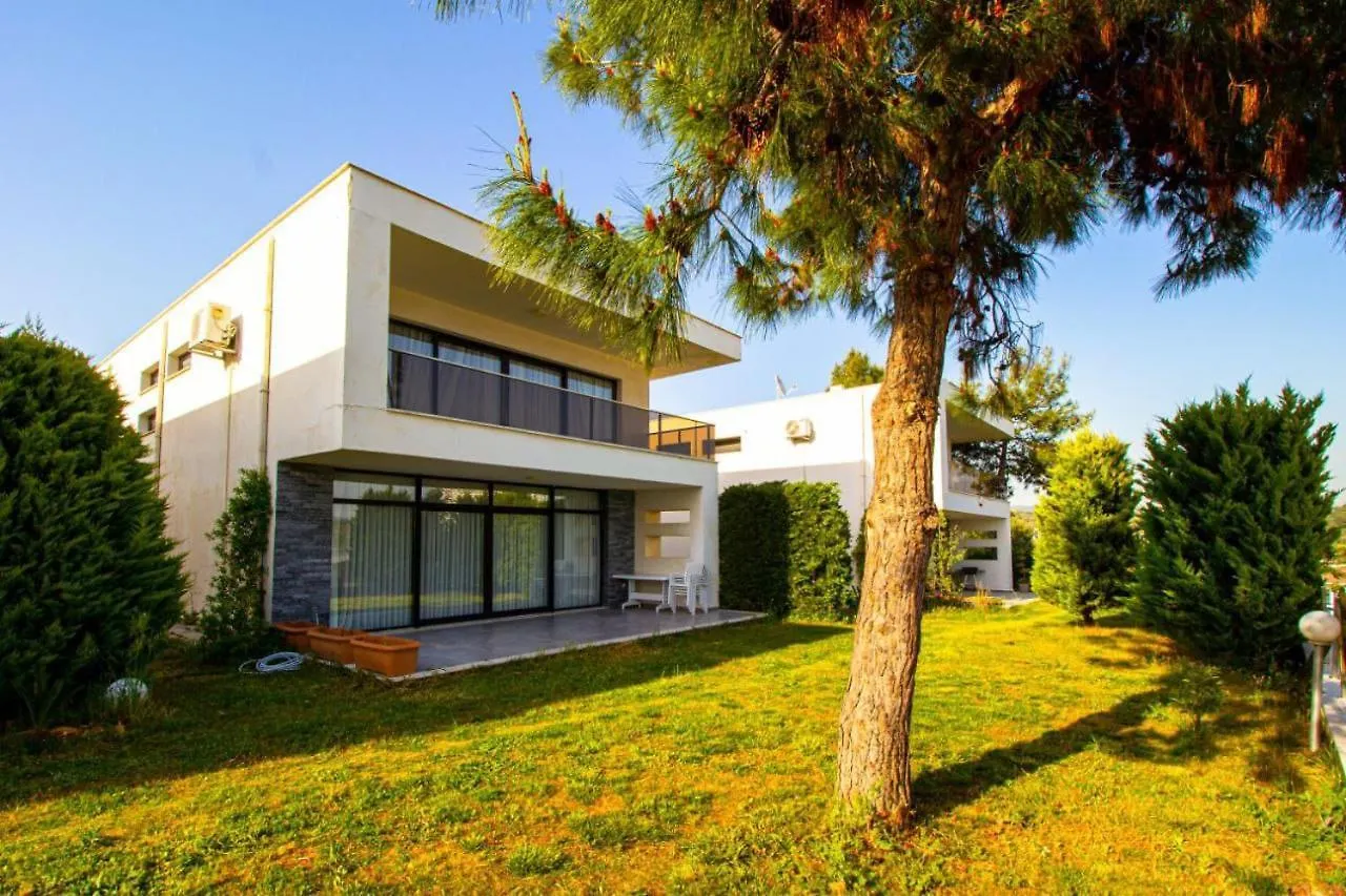 Deluxe Villa 库萨达斯 0*,